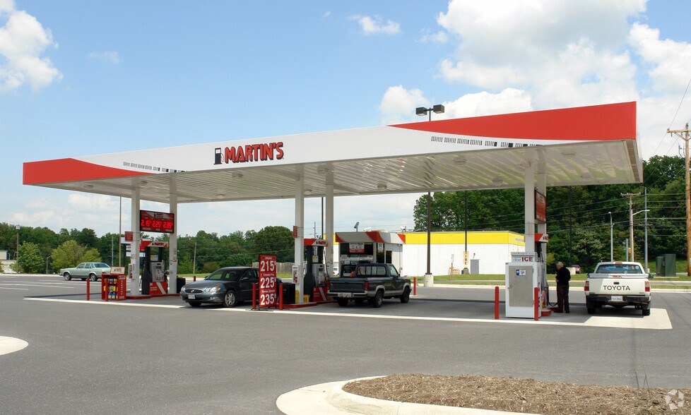 More Photos Of 2035 E Market St, Harrisonburg Unknown For Lease