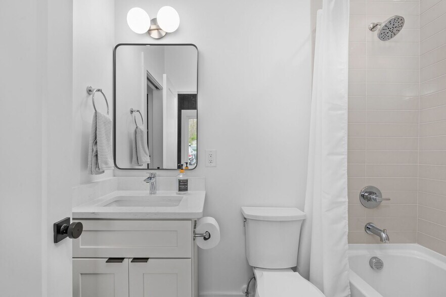 More Photos Of 209-229 Woodsborough Pl, Raleigh Apartments For Sale