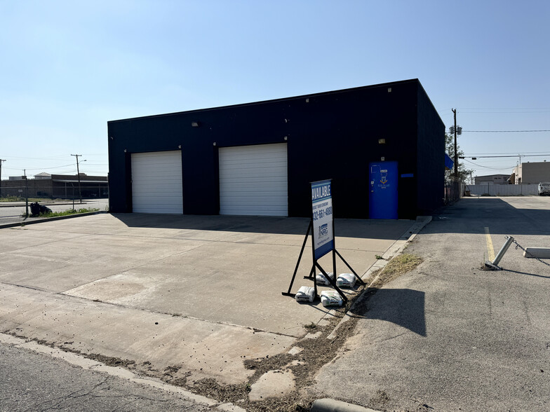 Primary Photo Of 512 E 3rd St, Odessa Service For Lease