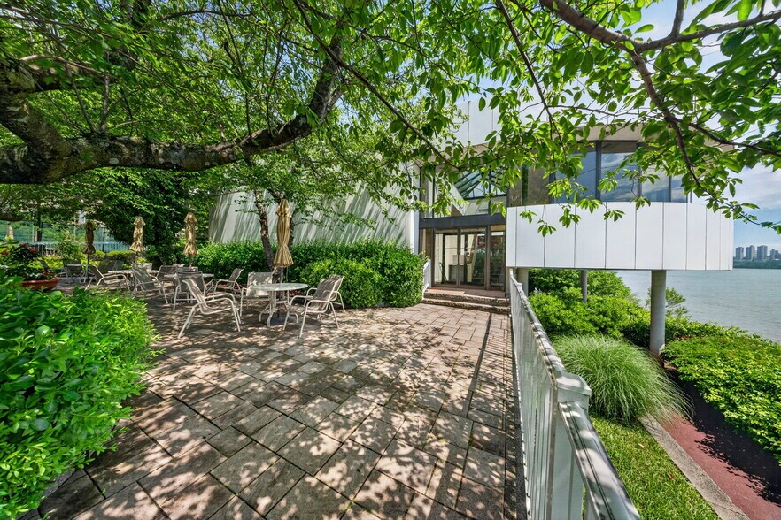 More Photos Of 1033-1077 River Rd, Edgewater Apartments For Sale