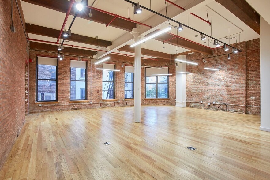 More Photos Of 179 Franklin St, New York Office Residential For Lease