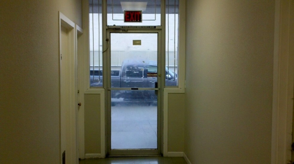 More Photos Of 33 E Magnolia St, Stockton Office For Lease