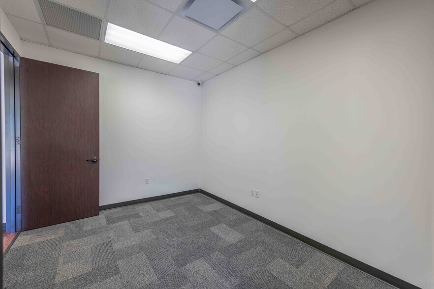 More Photos Of 8721 Highway 6, Missouri City Medical For Lease