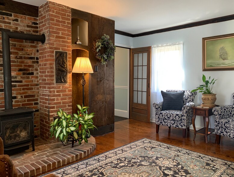 More Photos Of 15 Locke St, Kennebunkport Hospitality For Sale