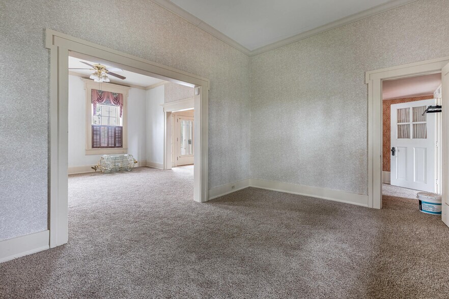 More Photos Of 405 E Spring St, Saint Marys Office Residential For Sale