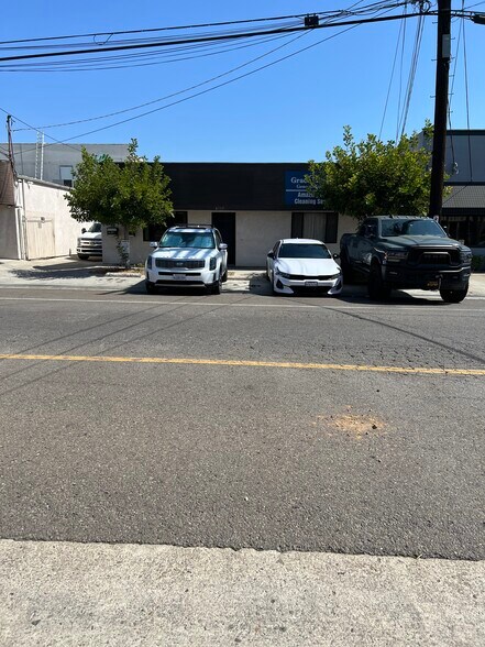 More Photos Of 8139 Center St, La Mesa Showroom For Lease