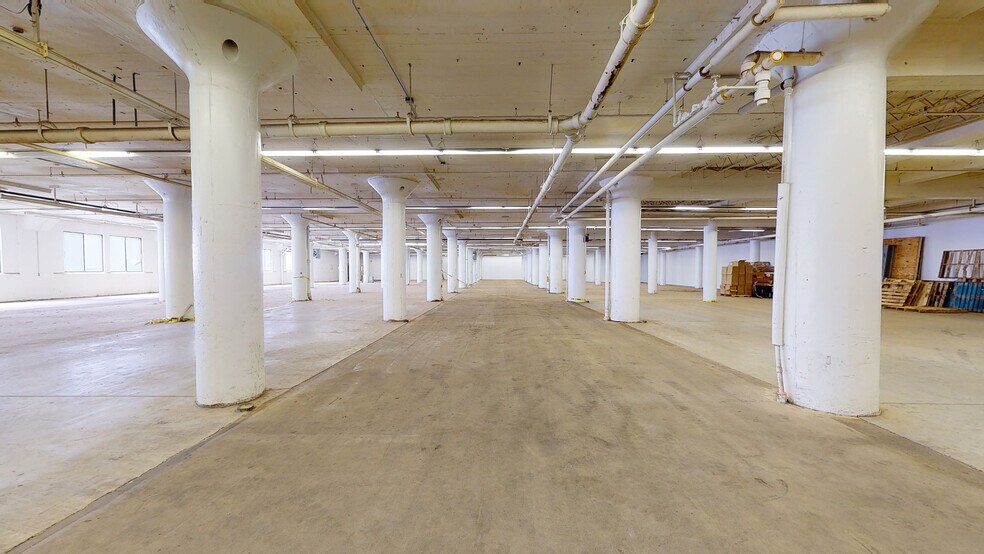 More Photos Of 290 Pratt St, Meriden Light Manufacturing For Lease