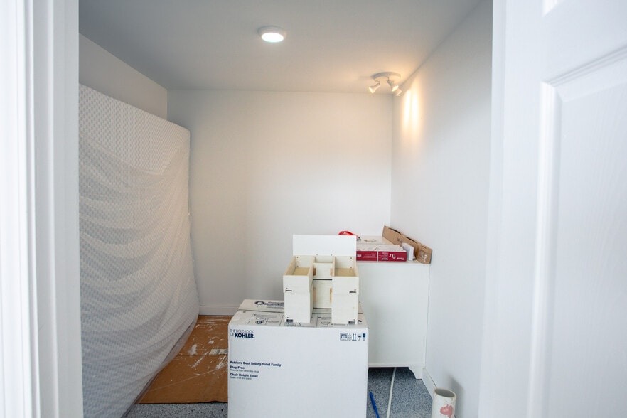 More Photos Of 1001 Airport Rd, Destin Airplane Hangar For Sale