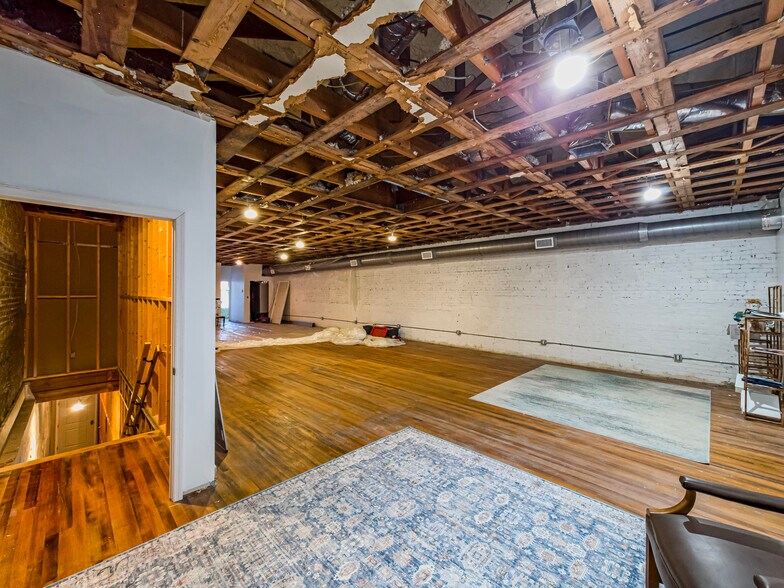 More Photos Of 134 N Patterson St, Valdosta Storefront Retail Office For Sale