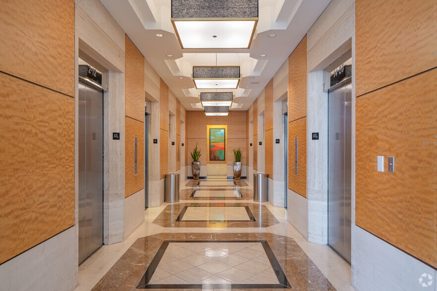 More Photos Of 3200 N Central Ave, Phoenix Office For Lease