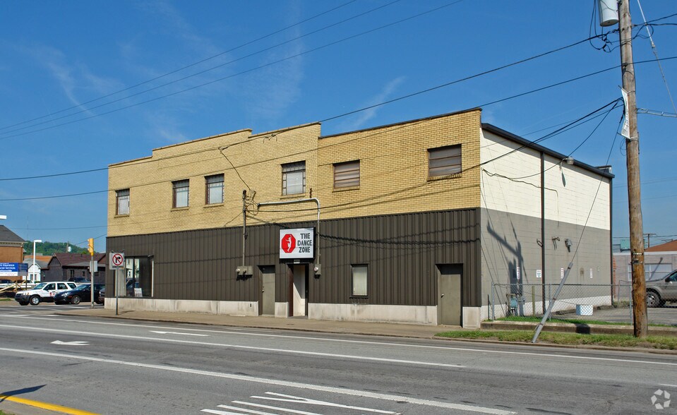 More Photos Of 100 Lee St W, Charleston Loft Creative Space For Sale