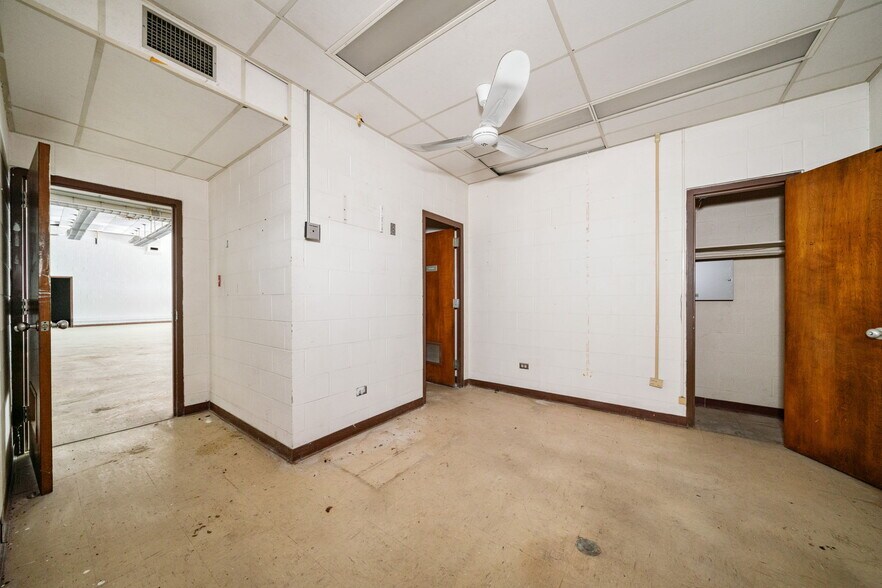 More Photos Of 7503 Harlow Dr, San Antonio Freestanding For Lease