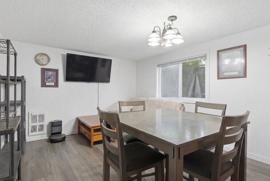 More Photos Of 22659 Pacific Hwy S, Des Moines Flex For Sale