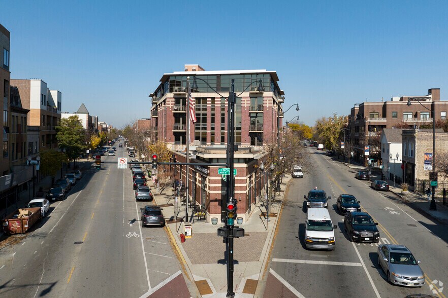 More Photos Of 4001-4037 N. Lincoln Ave, Chicago Apartments For Lease