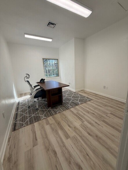 More Photos Of 3073-3097 Brickhouse Ct, Virginia Beach Office For Lease