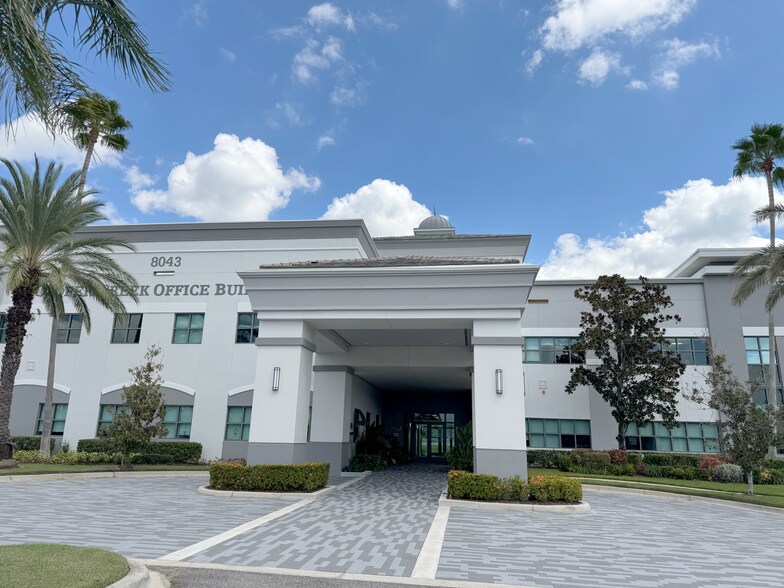 More Photos Of 8043 Cooper Creek Blvd, University Park Medical For Lease