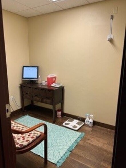 More Photos Of 2411 Holmgren Way, Green Bay Healthcare For Lease