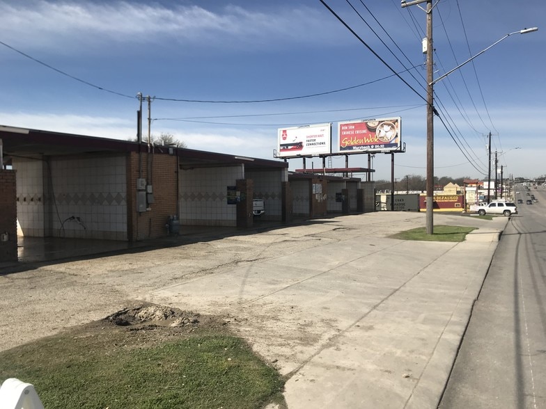 Primary Photo Of 1733 Bandera Rd, San Antonio Carwash For Sale