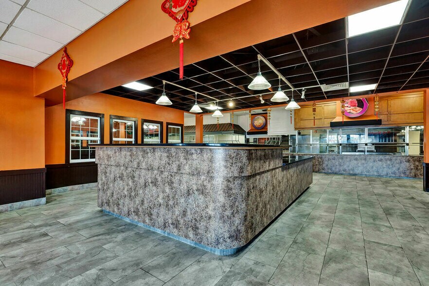 More Photos Of 12090 Mason Montgomery Rd, Cincinnati Restaurant For Sale