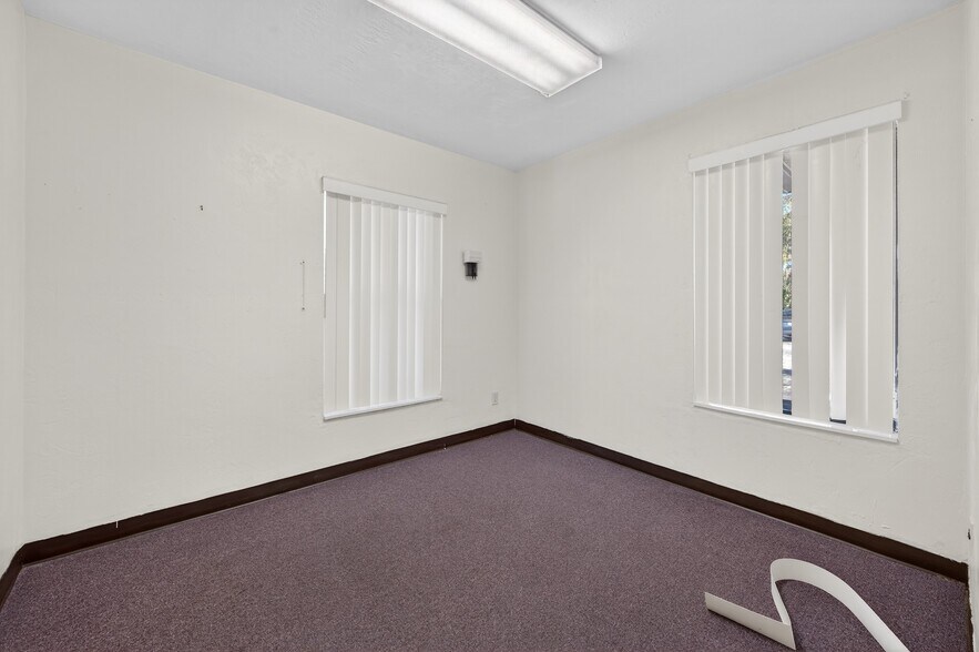 More Photos Of 905 Beville Rd, Daytona Beach Medical For Sale