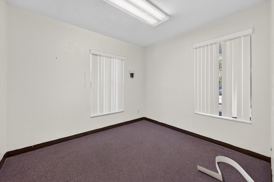 More Photos Of 905 Beville Rd, Daytona Beach Medical For Sale