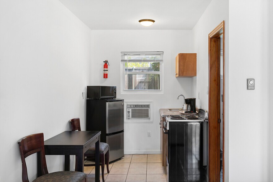 More Photos Of 72 Foster Ave, Hampton Bays Hotel For Sale