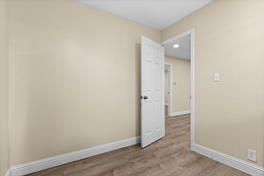 More Photos Of 1630 35th Ave, Oakland Apartments For Sale