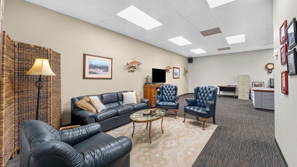 More Photos Of 16522-16536 Park Row, Houston Light Distribution For Sale