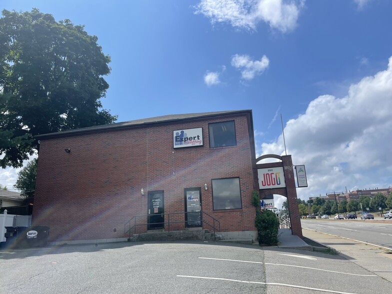 More Photos Of 352 Belmont St, Worcester Medical For Lease