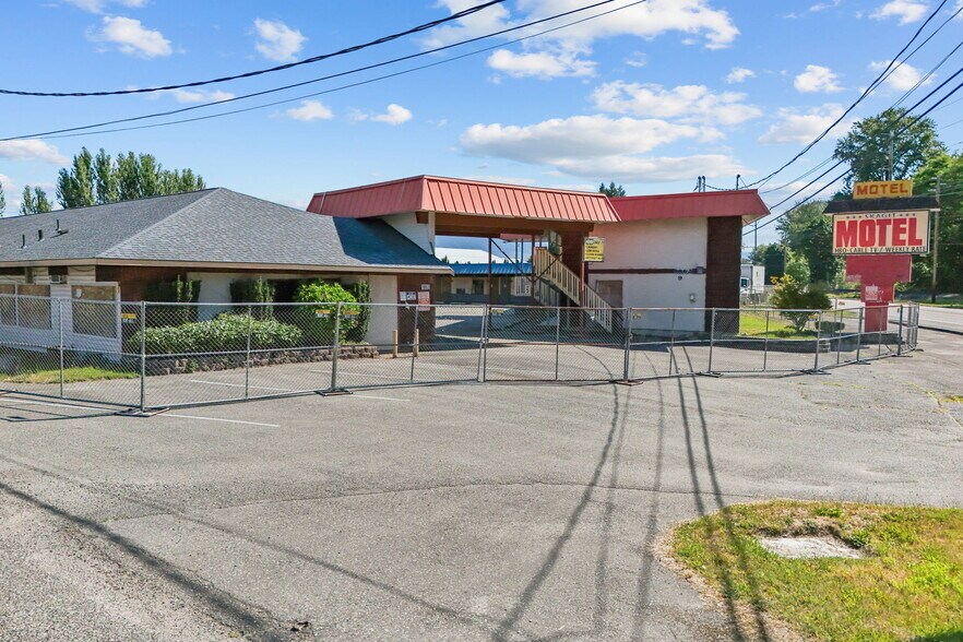 Primary Photo Of 1862 W State Route 20, Sedro-Woolley Hotel For Sale