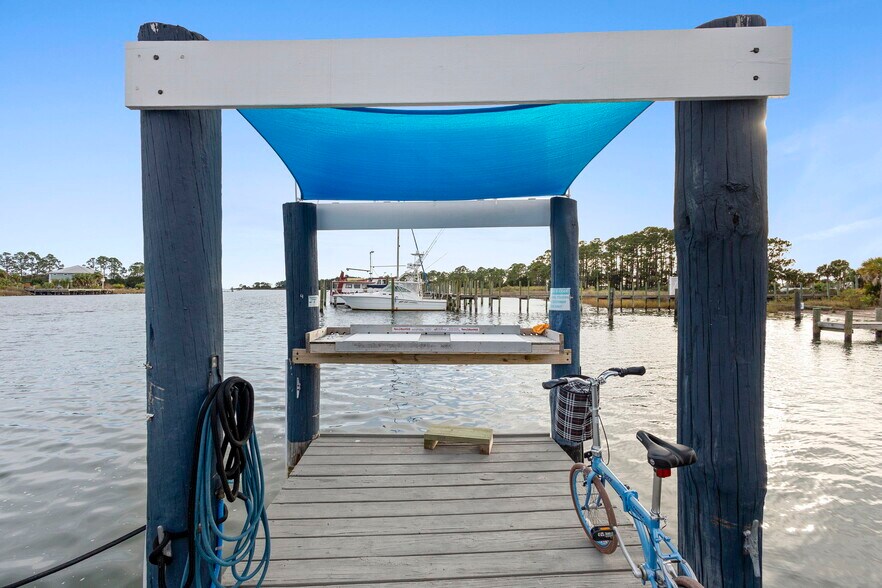 More Photos Of 275 Timber Island Rd, Carrabelle Restaurant For Sale