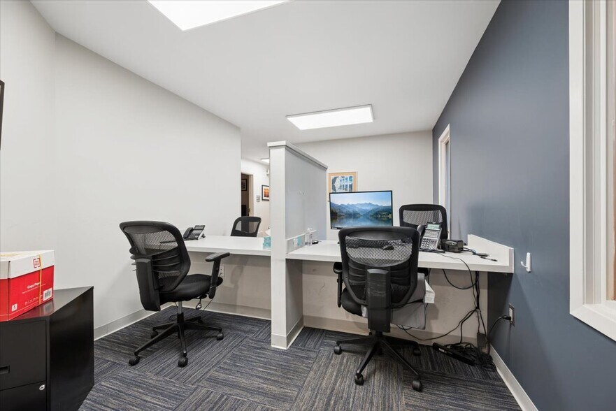 More Photos Of 762 US HIGHWAY 202/206, Bridgewater Medical For Lease