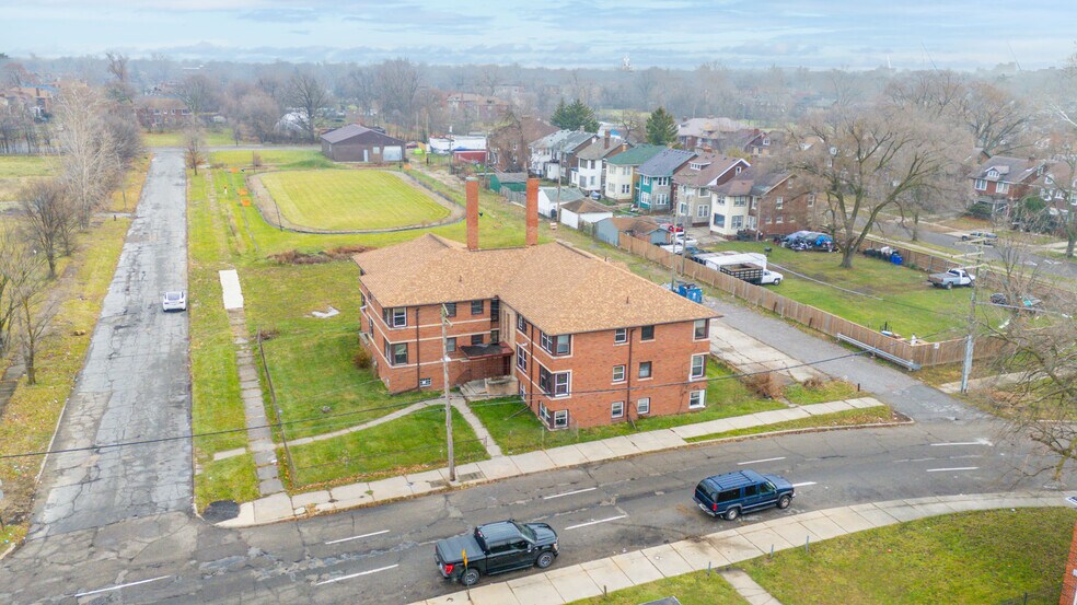 More Photos Of 2017 Burlingame St, Detroit Multifamily For Sale