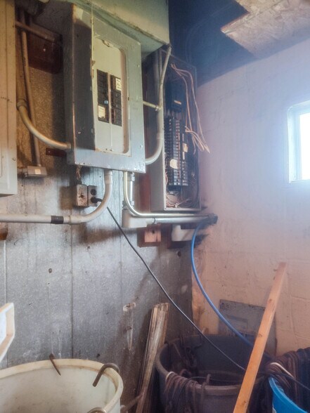 More Photos Of 445 W Maple St, Slater General Retail For Sale