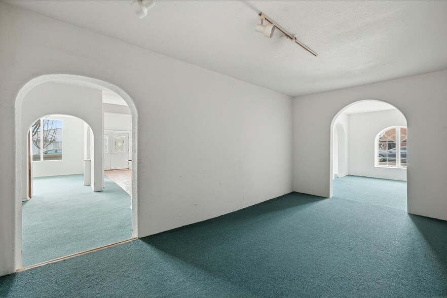 More Photos Of 437 SW 3rd St, Fruitland Freestanding For Sale