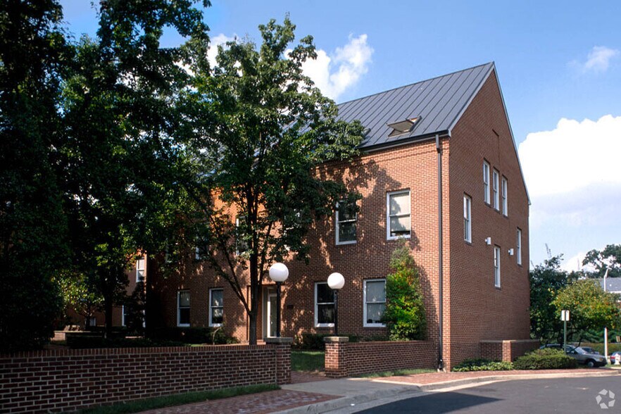 More Photos Of 4232 King St, Alexandria Office For Sale