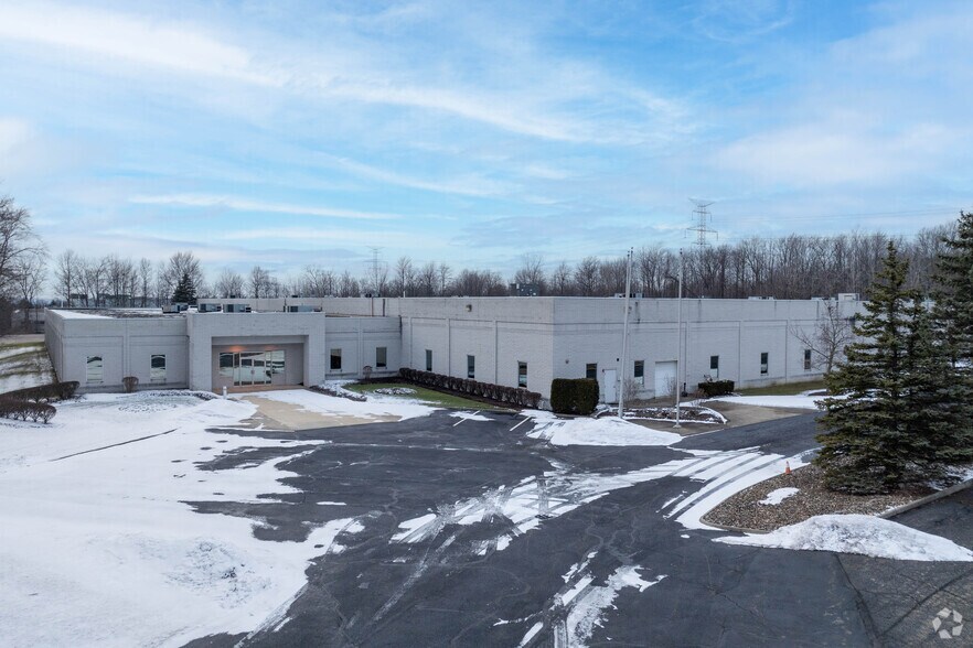 More Photos Of 8037 Bavaria Rd, Twinsburg Warehouse For Lease