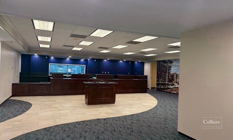 More Photos Of 937 N Pleasantburg Dr, Greenville Bank For Lease