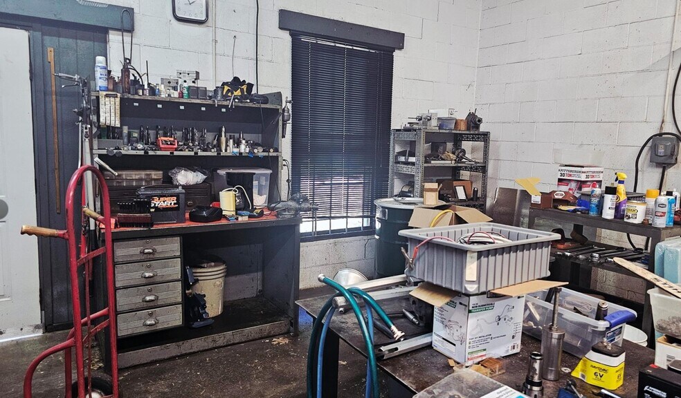 More Photos Of 223 W 2nd St, Bonham Industrial For Sale