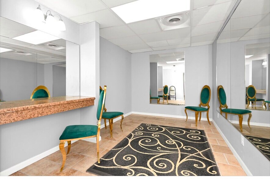 More Photos Of 3110 Highway 31 S, Decatur Health Club For Sale