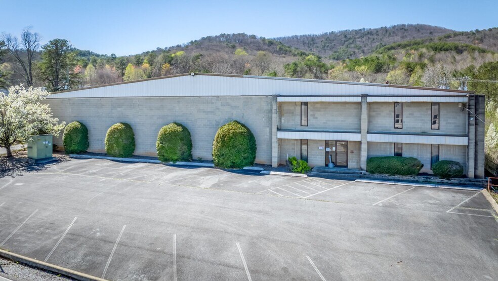 More Photos Of 3314 Dug Gap Rd rd, Dalton Manufacturing For Sale