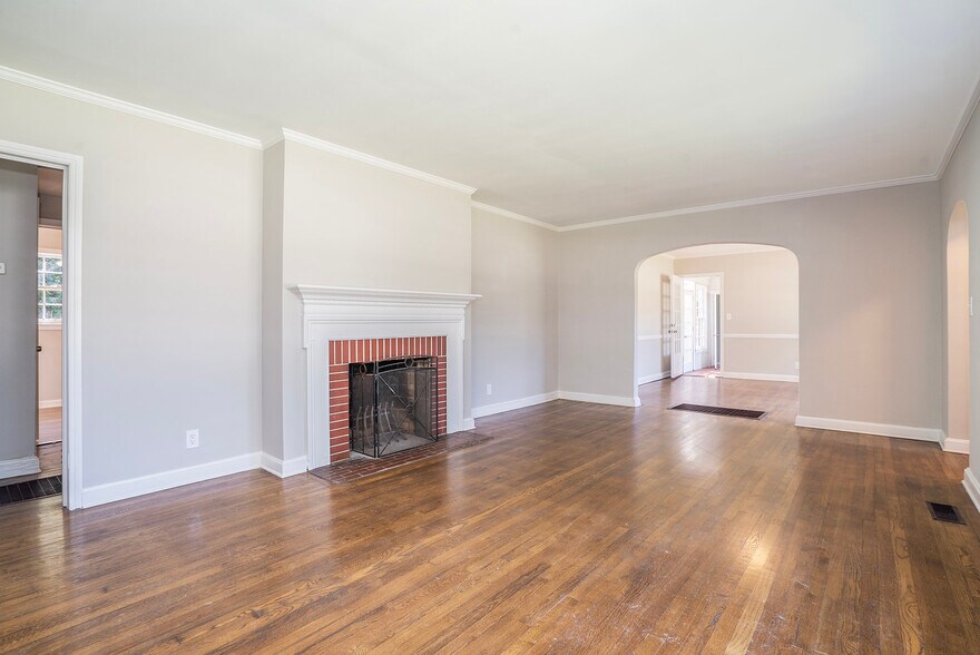 More Photos Of 1409 Georgia Hwy 11, Monroe Office Residential For Sale