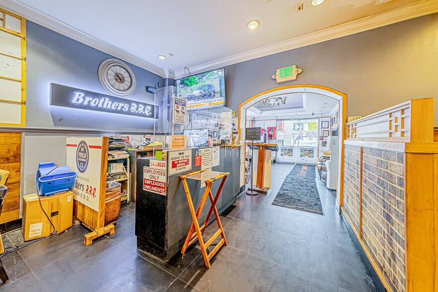 More Photos Of 3680 W 6th St, Los Angeles Restaurant For Sale