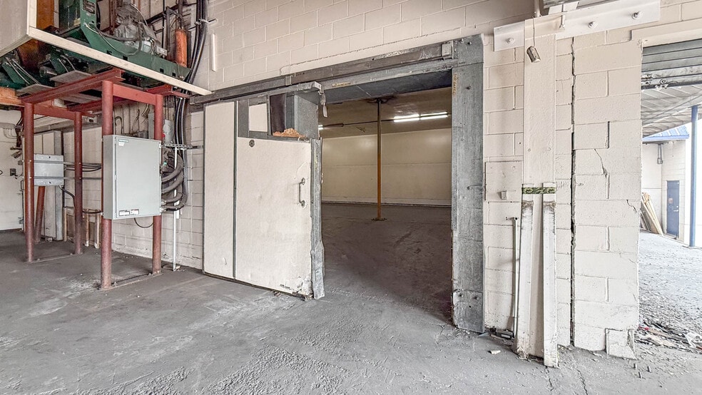 More Photos Of 441 Victoria St W, Kamloops Industrial For Lease
