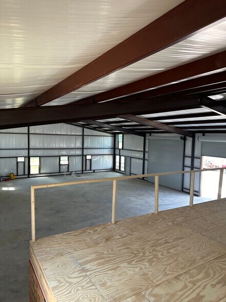 More Photos Of 4072 Old Lorena Rd, Lorena Light Manufacturing For Lease