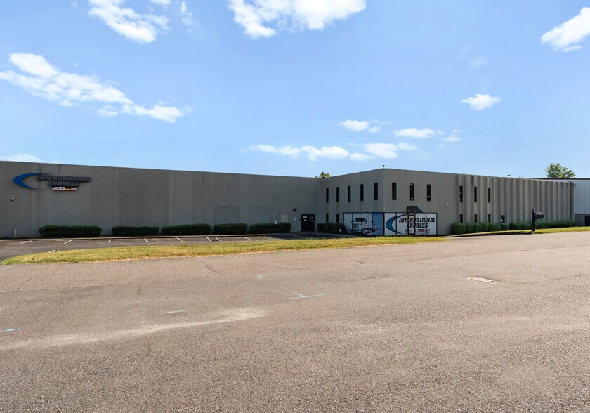 More Photos Of 141 Robins St, Lowell Manufacturing For Lease