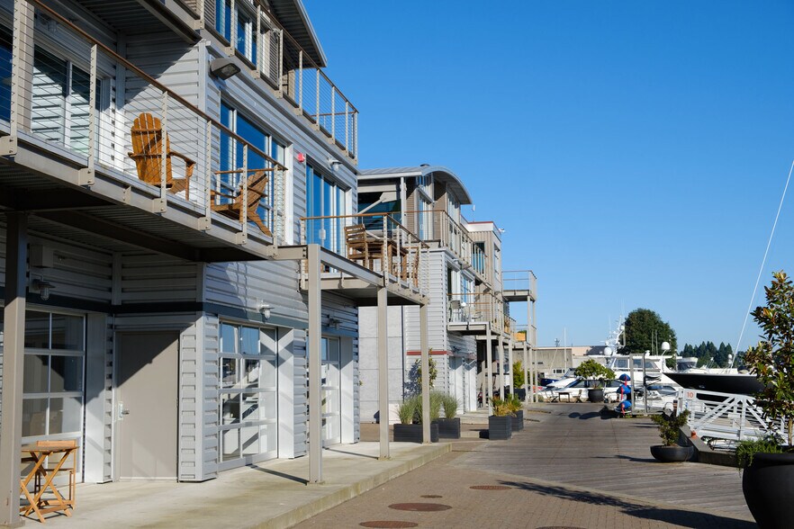 More Photos Of 2284-2360 W Commodore Way, Seattle Office For Lease