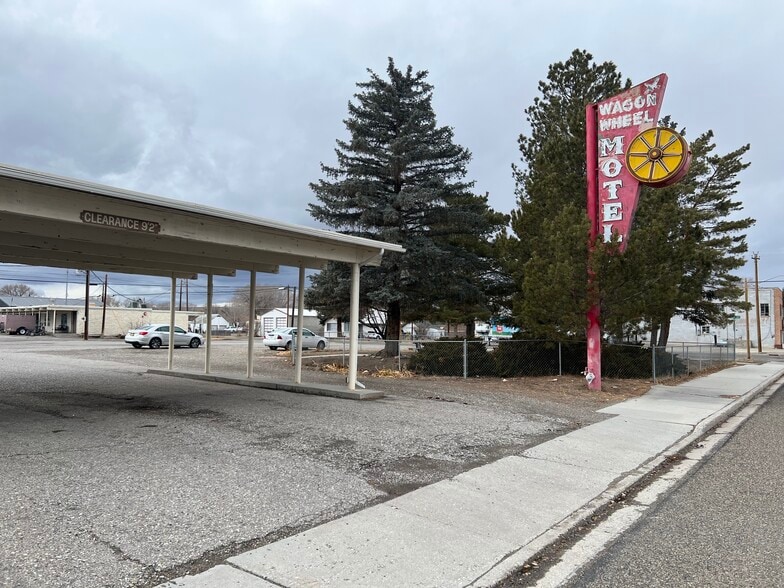 Primary Photo Of 340 6th St, Wells Apartments For Sale