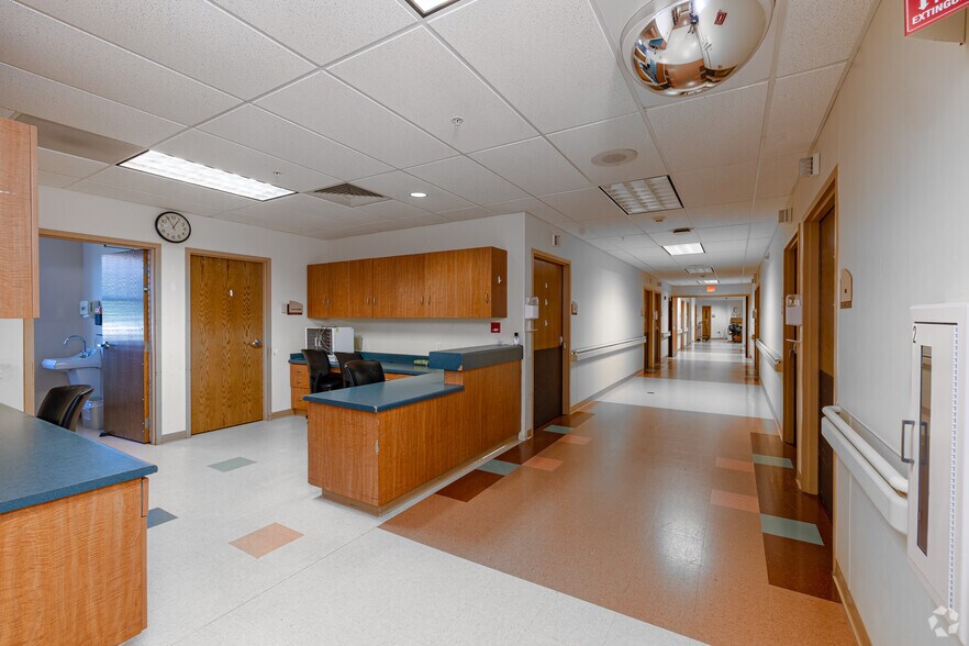 More Photos Of 3255 Independence St, Cape Girardeau Hospital For Sale