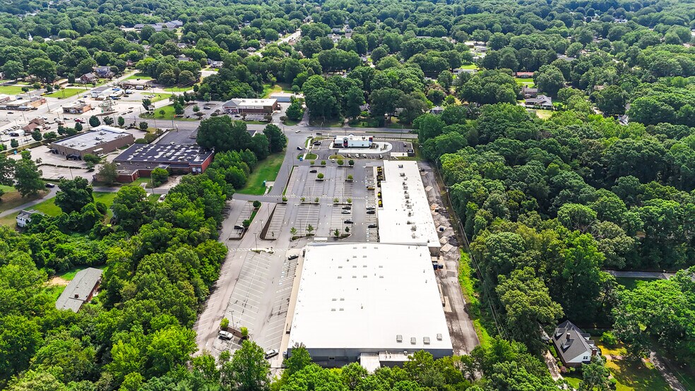 More Photos Of 439-489 N Cannon Blvd, Kannapolis Unknown For Lease